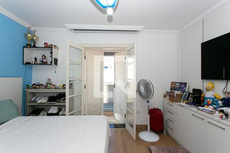 Casa à venda com 500m², 4 quartos e 6 vagasSuíte 2