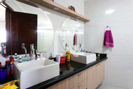 Casa à venda com 500m², 4 quartos e 6 vagasBanheiro da Suíte 1