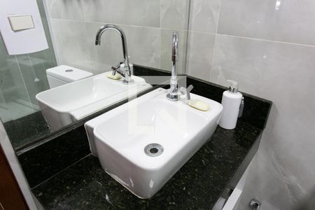 Casa à venda com 500m², 4 quartos e 6 vagasBanheiro do Salão de Festas