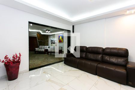 Sala de casa à venda com 4 quartos, 500m² em Chácara Santo Antônio (zona Leste), São Paulo