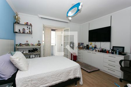 Casa à venda com 500m², 4 quartos e 6 vagasSuíte 2