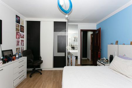 Casa à venda com 500m², 4 quartos e 6 vagasSuíte 2