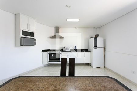 Casa à venda com 500m², 4 quartos e 6 vagasCozinha do Salão de Festas