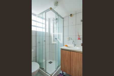 Banheiro de apartamento para alugar com 1 quarto, 30m² em Azenha, Porto Alegre