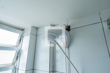 Banheiro de apartamento para alugar com 1 quarto, 30m² em Azenha, Porto Alegre