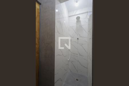 Banheiro da Suíte de casa para alugar com 1 quarto, 20m² em Santa Teresinha, São Paulo