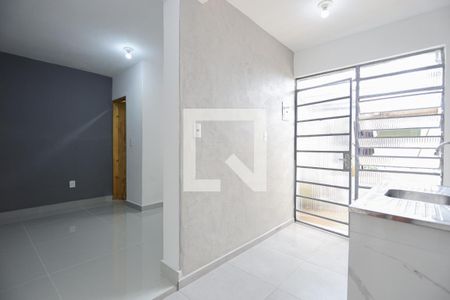 Cozinha de casa para alugar com 1 quarto, 20m² em Santa Teresinha, São Paulo