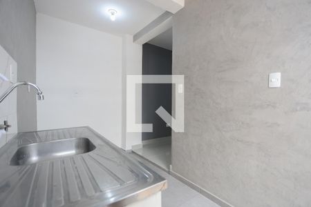 Cozinha de casa para alugar com 1 quarto, 20m² em Santa Teresinha, São Paulo