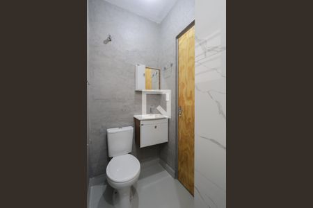 Banheiro da Suíte de casa para alugar com 1 quarto, 20m² em Santa Teresinha, São Paulo