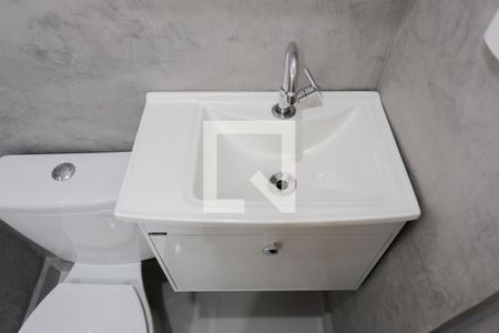 Banheiro da Suíte de casa para alugar com 1 quarto, 20m² em Santa Teresinha, São Paulo
