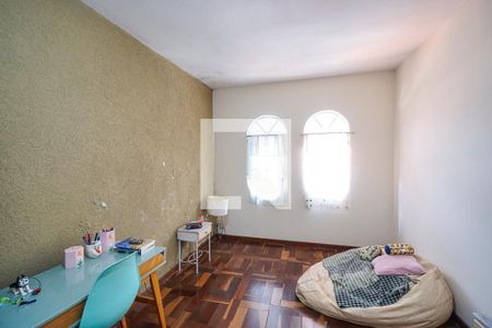 Casa à venda com 270m², 5 quartos e 3 vagasSuíte