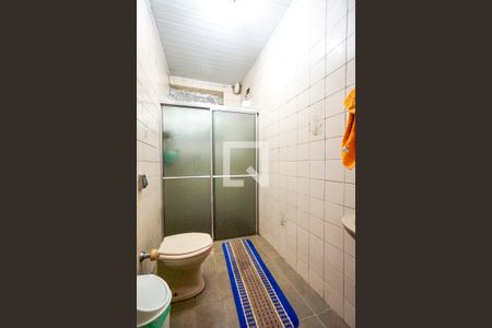 Casa à venda com 270m², 5 quartos e 3 vagasBanheiro social térreo