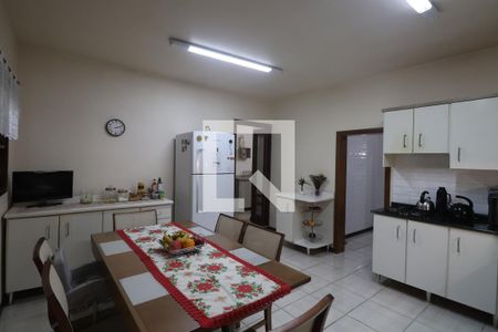 Casa à venda com 142m², 3 quartos e 2 vagasCozinha