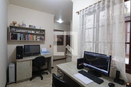 Casa à venda com 142m², 3 quartos e 2 vagasEscritório