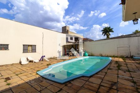 Casa para alugar com 500m², 7 quartos e 7 vagasPiscina