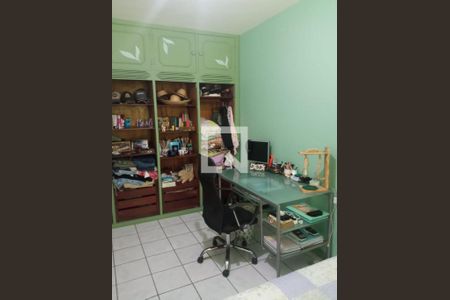 Casa de condomínio à venda com 350m², 6 quartos e 7 vagasEscritório