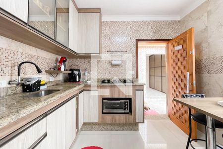 Casa à venda com 118m², 2 quartos e 2 vagasCozinha