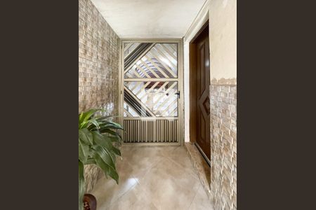 Casa à venda com 118m², 2 quartos e 2 vagasEntrada