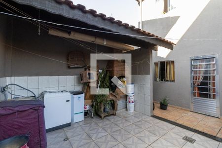 Casa à venda com 200m², 6 quartos e 2 vagas Casa à venda com 200m², 6 quartos e 2 vagasÁrea de Serviço 3