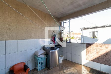 Casa à venda com 200m², 6 quartos e 2 vagas Casa à venda com 200m², 6 quartos e 2 vagasÁrea de Serviço