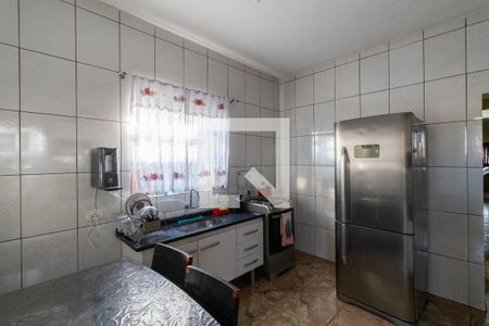 Casa à venda com 200m², 6 quartos e 2 vagas Casa à venda com 200m², 6 quartos e 2 vagasCozinha 2