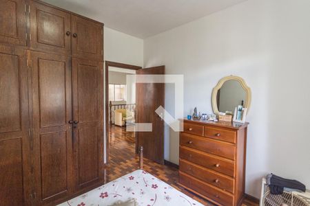 Casa à venda com 200m², 4 quartos e 2 vagasQuarto 4 no 2 no 2° Andar