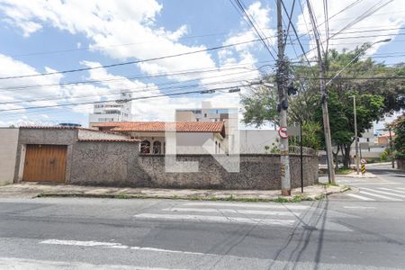Casa à venda com 200m², 4 quartos e 2 vagasFachada
