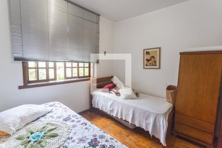 Casa à venda com 200m², 4 quartos e 2 vagasQuarto 3 no 2 no 2° Andar