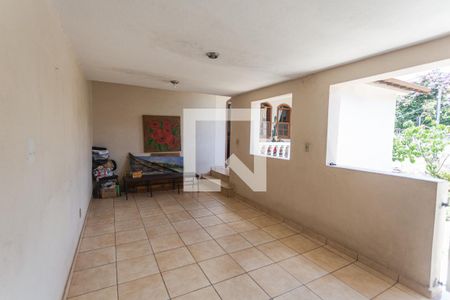 Casa à venda com 200m², 4 quartos e 2 vagasGaragem/Entrada 2