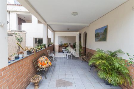 Casa à venda com 200m², 4 quartos e 2 vagasEntrada Principal