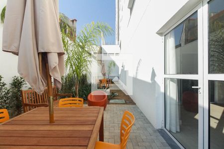 Apartamento à venda com 32m², 2 quartos e 1 vaga Apartamento à venda com 32m², 2 quartos e 1 vagaÁrea Comum