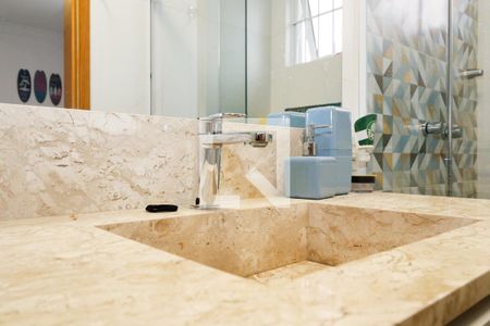 Casa à venda com 400m², 3 quartos e 5 vagasBanheiro da Suíte 2