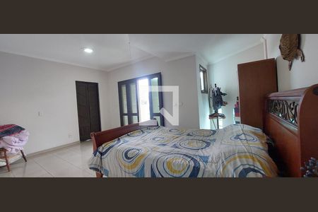 Casa à venda com 480m², 5 quartos e 8 vagas Casa à venda com 480m², 5 quartos e 8 vagasQuarto 4 suíte