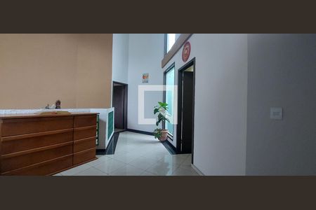 Casa à venda com 480m², 5 quartos e 8 vagas Casa à venda com 480m², 5 quartos e 8 vagasHall dos Quartos