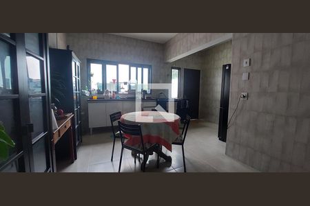 Casa à venda com 480m², 5 quartos e 8 vagas Casa à venda com 480m², 5 quartos e 8 vagasCozinha