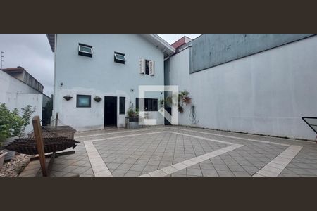 Casa à venda com 480m², 5 quartos e 8 vagas Casa à venda com 480m², 5 quartos e 8 vagasQuintal