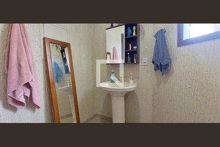 Casa à venda com 480m², 5 quartos e 8 vagas Casa à venda com 480m², 5 quartos e 8 vagasBanheiro Quarto 1 suíte