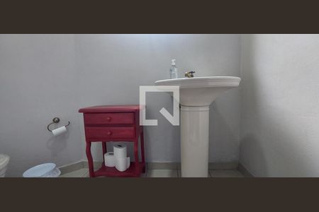 Casa à venda com 480m², 5 quartos e 8 vagas Casa à venda com 480m², 5 quartos e 8 vagasLavabo 1