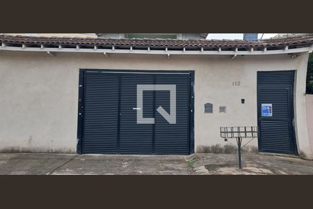 Casa à venda com 480m², 5 quartos e 8 vagas Casa à venda com 480m², 5 quartos e 8 vagasFachada