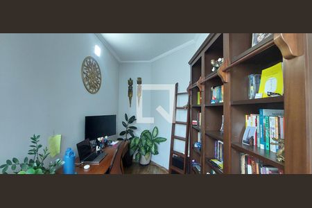 Casa à venda com 480m², 5 quartos e 8 vagas Casa à venda com 480m², 5 quartos e 8 vagasEscritório