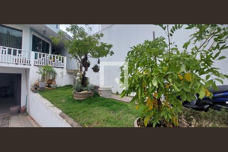 Casa à venda com 480m², 5 quartos e 8 vagas Casa à venda com 480m², 5 quartos e 8 vagasJardim