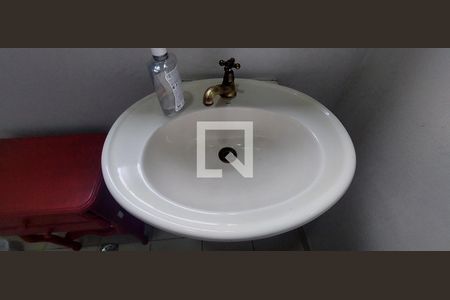 Casa à venda com 480m², 5 quartos e 8 vagas Casa à venda com 480m², 5 quartos e 8 vagasLavabo 1