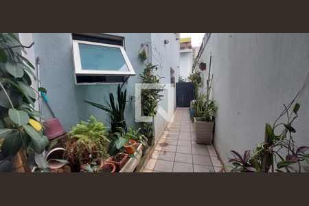 Casa à venda com 480m², 5 quartos e 8 vagas Casa à venda com 480m², 5 quartos e 8 vagasCorredor Lateral