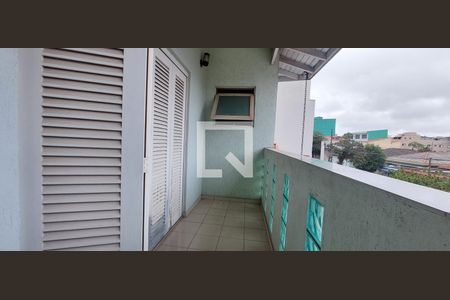 Casa à venda com 480m², 5 quartos e 8 vagas Casa à venda com 480m², 5 quartos e 8 vagasVaranda Quarto 4 suíte