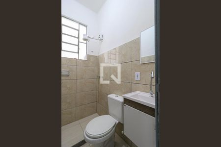 Casa à venda com 50m², 2 quartos e sem vaga Casa à venda com 50m², 2 quartos e sem vagaBanheiro