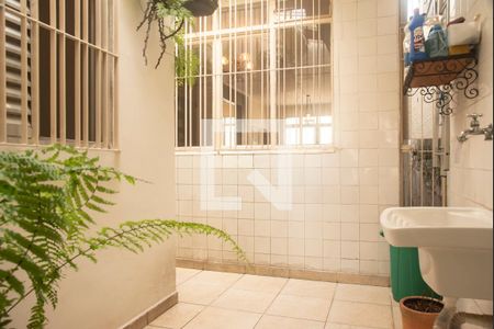 Casa à venda com 300m², 5 quartos e 2 vagasÁrea de Serviço 