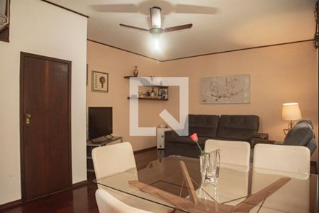 Casa à venda com 300m², 5 quartos e 2 vagasEdícula - Sala