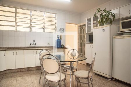 Casa à venda com 300m², 5 quartos e 2 vagasCozinha