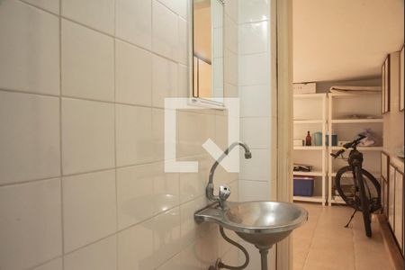 Casa à venda com 300m², 5 quartos e 2 vagasBanheiro do Salão