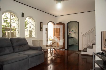 Casa à venda com 300m², 5 quartos e 2 vagasEdícula - Sala